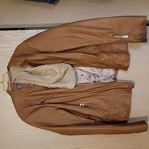NWOT SIZE 2X. WOMENS JACKET WITH DETACHABLE HOOD